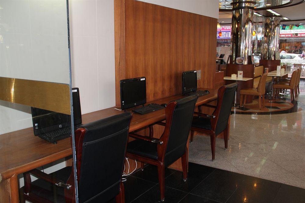 The Privi Suites Pattaya Exterior photo