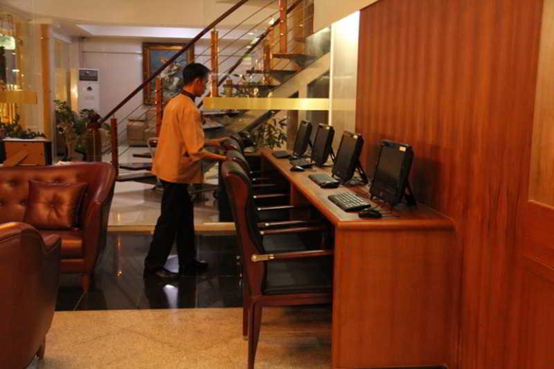 The Privi Suites Pattaya Exterior photo