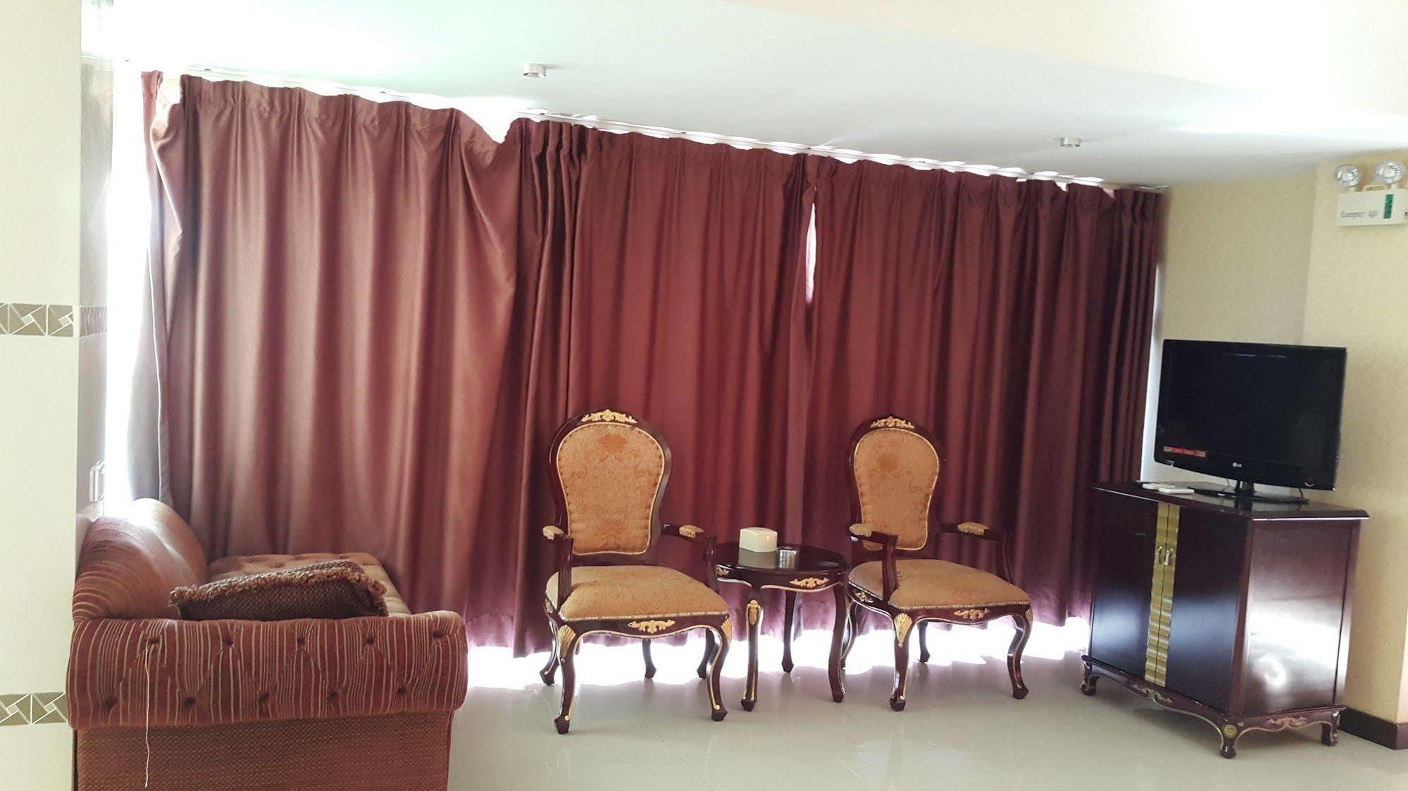 The Privi Suites Pattaya Exterior photo