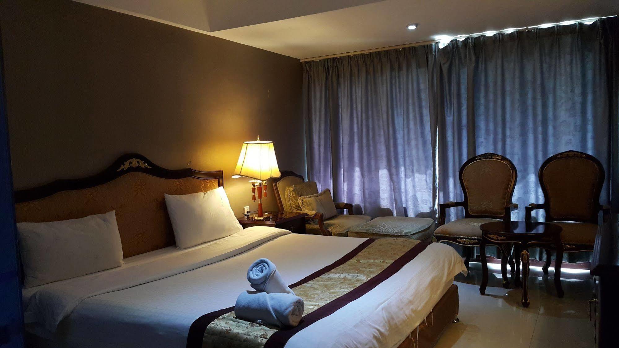 The Privi Suites Pattaya Exterior photo