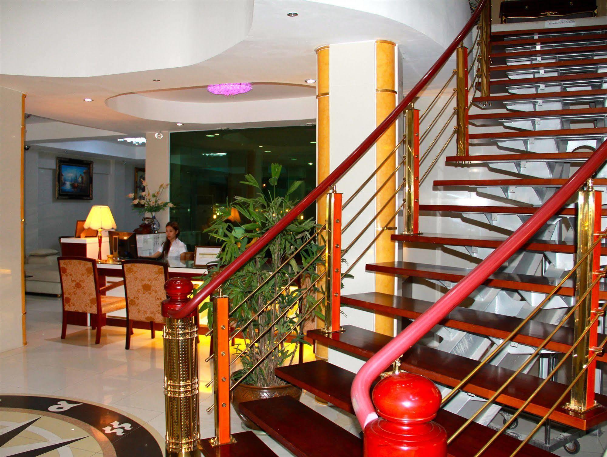 The Privi Suites Pattaya Exterior photo